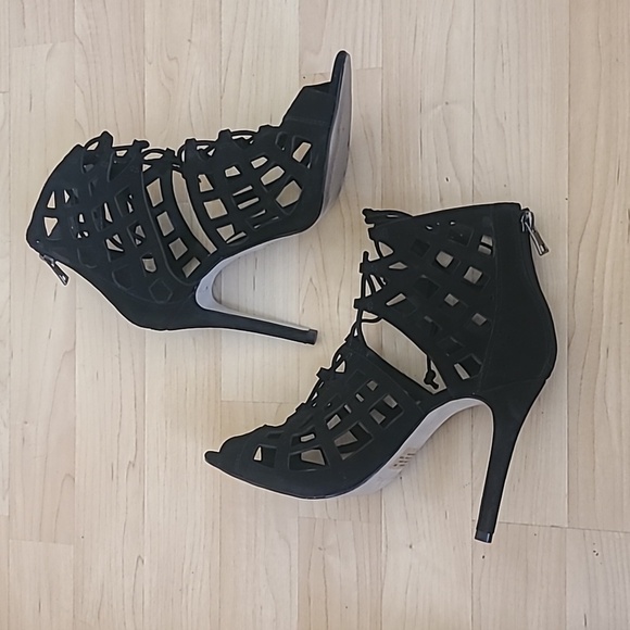 Steve Madden Elegant Ursula Black Suede High Heels Size 8 - Picture 5 of 10